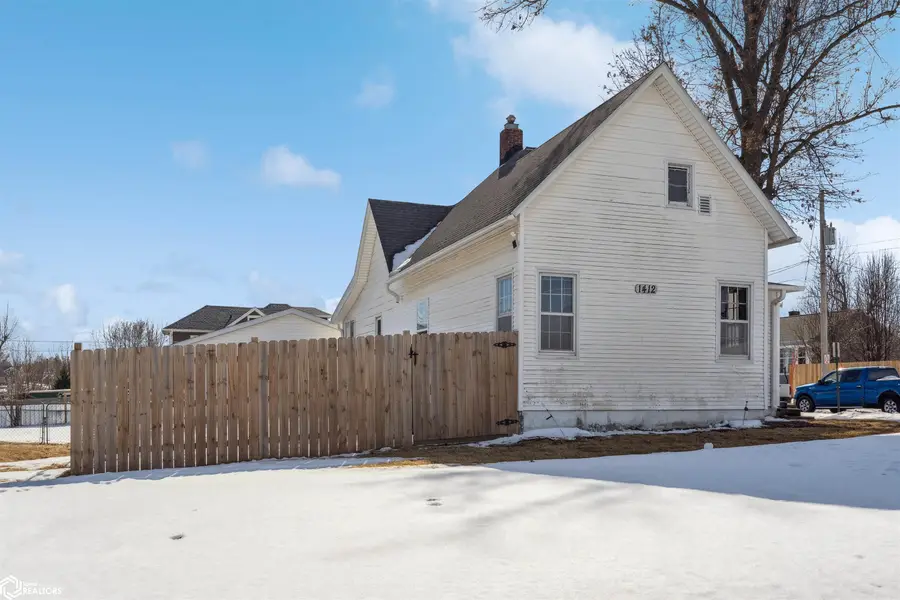 1412 Summit Street, Marshalltown, IA 50158 - #2