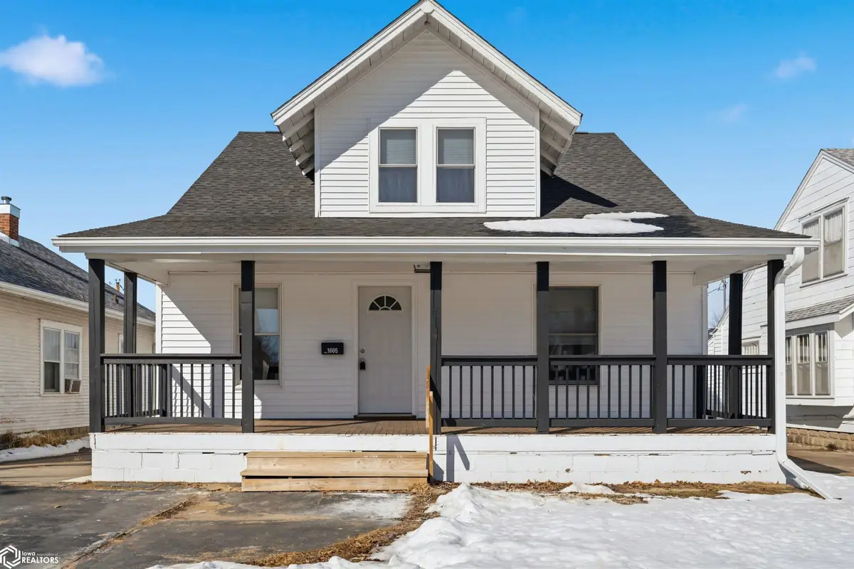 1605 Summit Street, Marshalltown, IA 50158 - #1