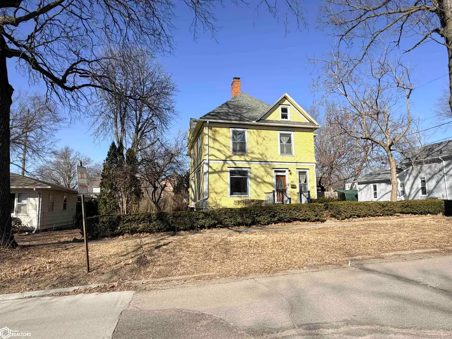 405 W Adams Avenue, Fairfield, IA 52556 - #3