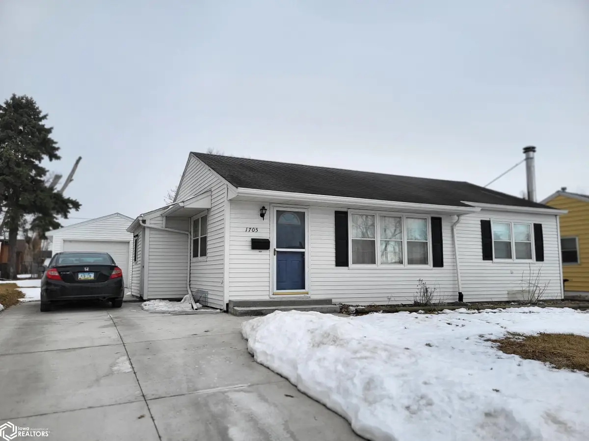 1705 Elder Drive, Marshalltown, IA 50158 - #1