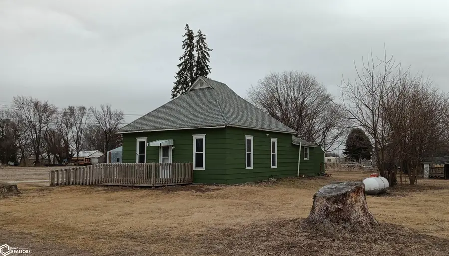 302 S High Street, Delta, IA 52550 - #3