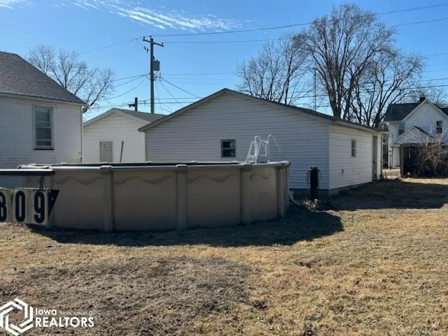 1809 S 15th Street, Burlington, IA 52601 - #2