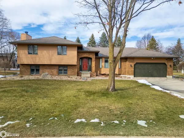 4 Field Road, Mason City, IA 50401