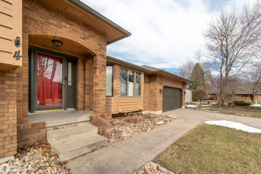 4 Field Road, Mason City, IA 50401 - #2