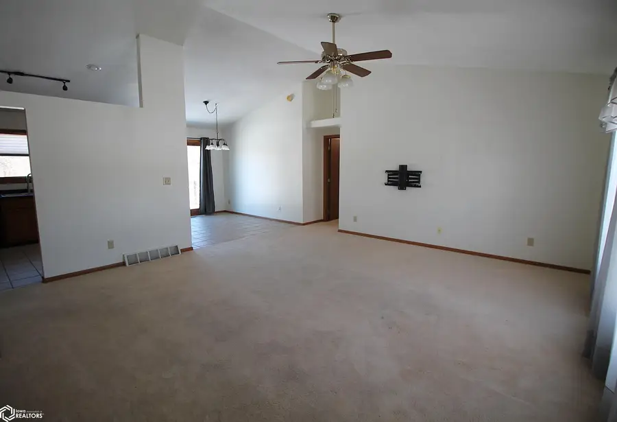 915 N 12th Street, Clarinda, IA 51632 - #3