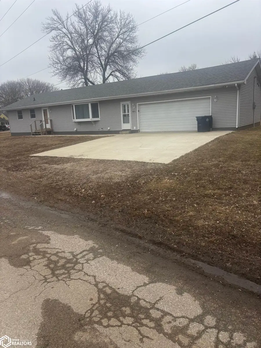 904 Diagonal Avenue, Armstrong, IA 50514 - #2