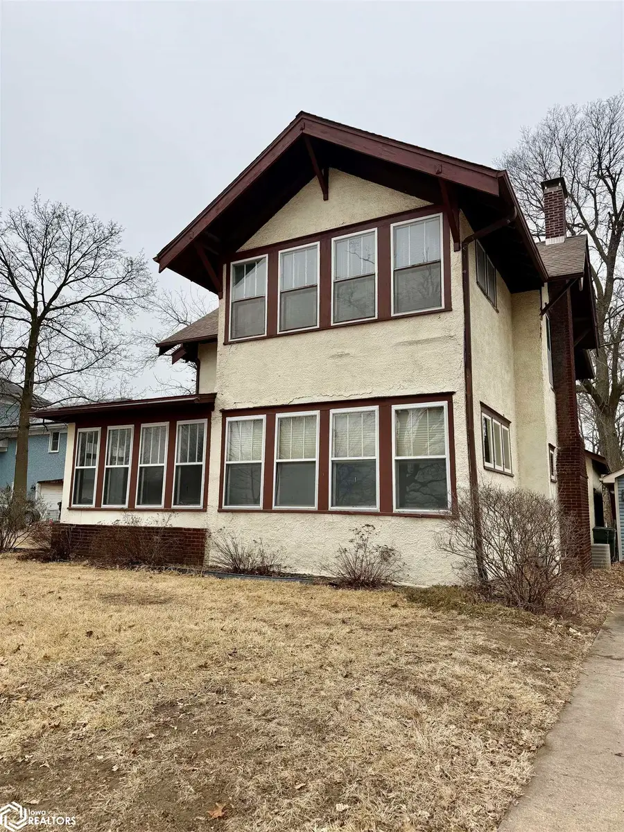 409 N 3rd Street, Oskaloosa, IA 52577 - #2