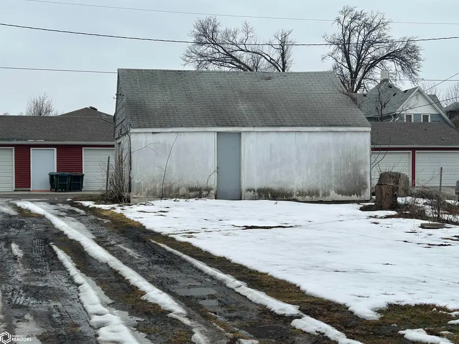 406 N 1st Avenue, Marshalltown, IA 50158 - #2