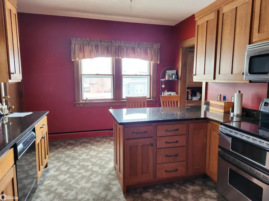 406 E Ross Street, Toledo, IA 52342 - #2