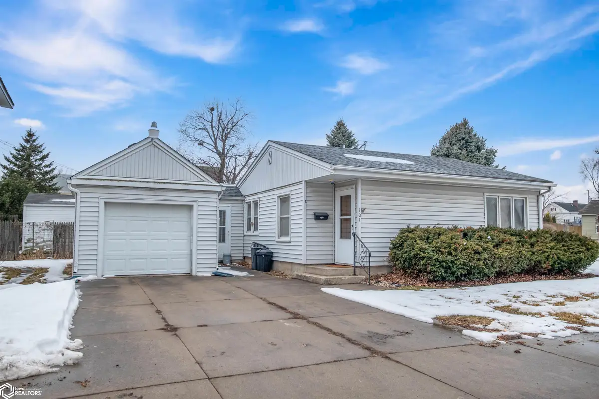 101 S 7th Street, Marshalltown, IA 50158 - #1
