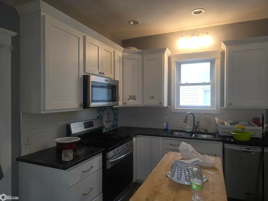 944 N Court Street, Ottumwa, IA 52501 - #2