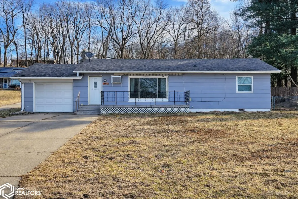 301 N 9th Street, Eddyville, IA 52553 - #1