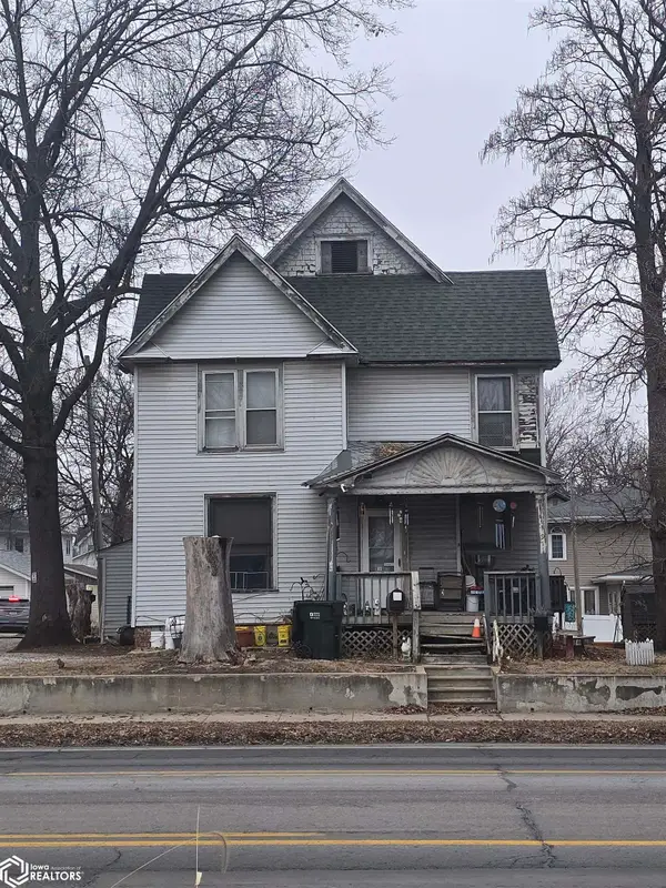 911 A Avenue E, Oskaloosa, IA 52577