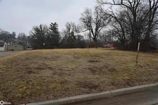 117 E May, Osceola, IA 50213-1642