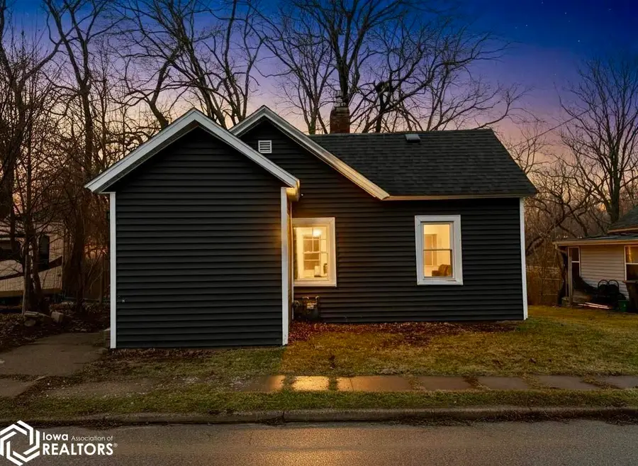 1213 Doemland Street, Burlington, IA 52601 - #3