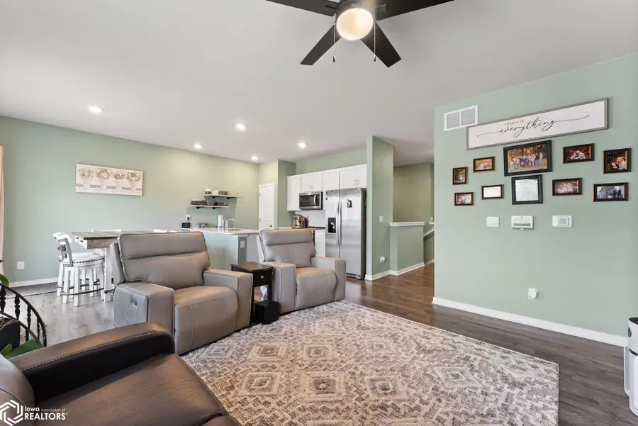 3230 Scanlon Farms Rd, Coralville, IA 52241 - #2