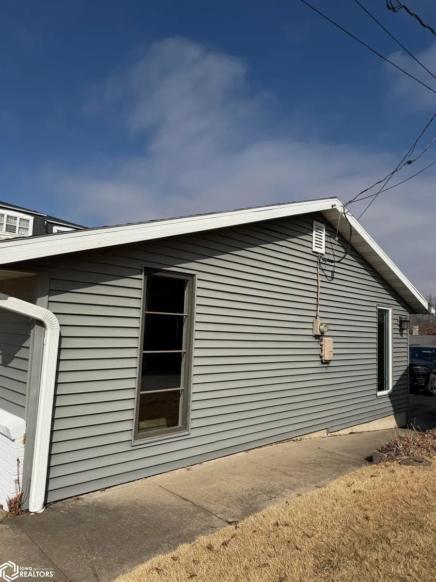 814 N Court Street, Ottumwa, IA 52501 - #3