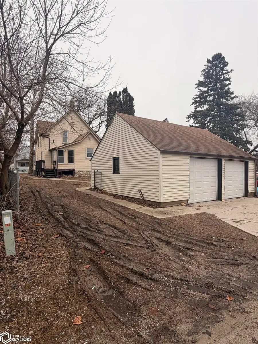 117 S Monroe Avenue, Mason City, IA 50401 - #3