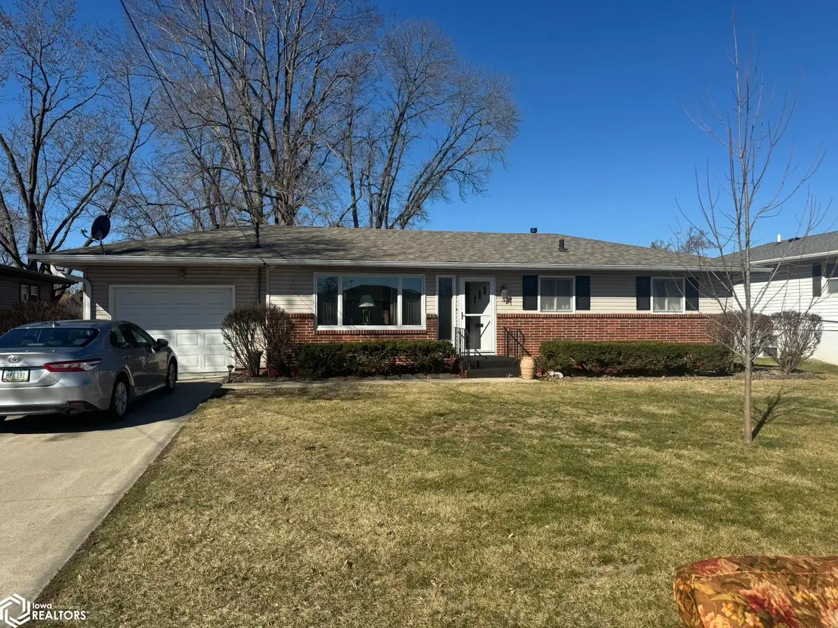 321 Lynwood Avenue, Ottumwa, IA 52501 - #1