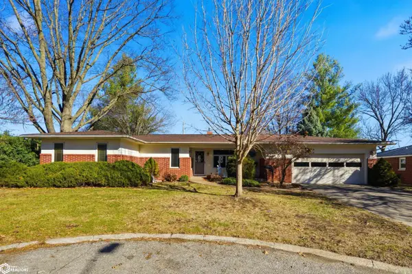 803 E Pine Ct., Mount Pleasant, IA 52641