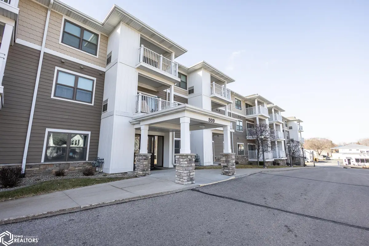 809 7th Ave N 203 N #203, Clear Lake, IA 50428 - #1