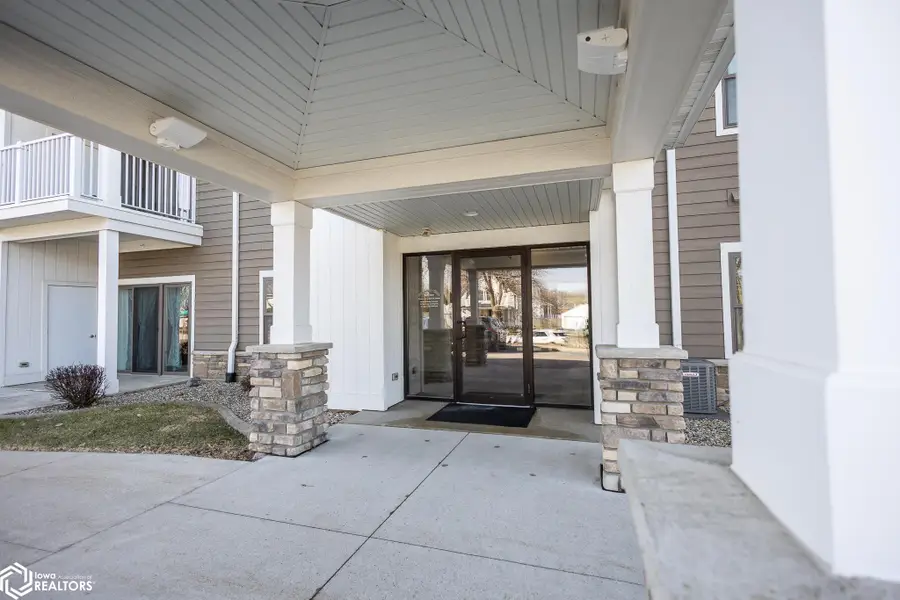809 7th Ave N 203 N #203, Clear Lake, IA 50428 - #2
