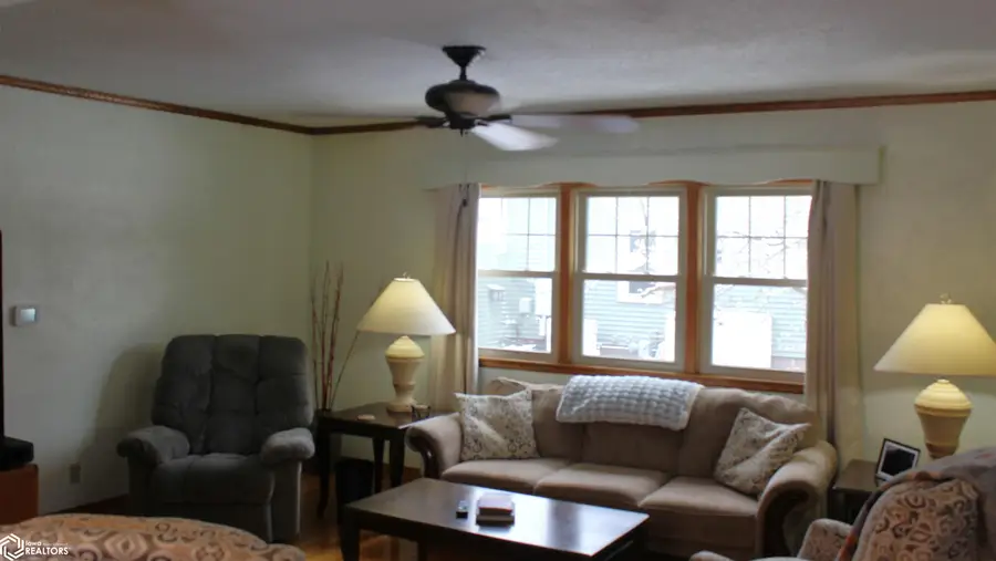 238 Sarah Avenue, Iowa Falls, IA 50126 - #3