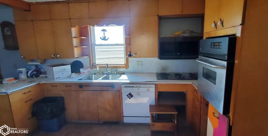 1912 Street F58, Harlan, IA 51537 - #3