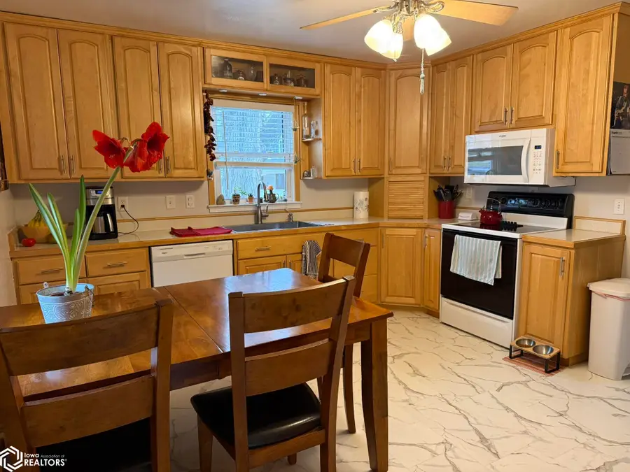 125 W Logan Street, Osceola, IA 50213 - #2