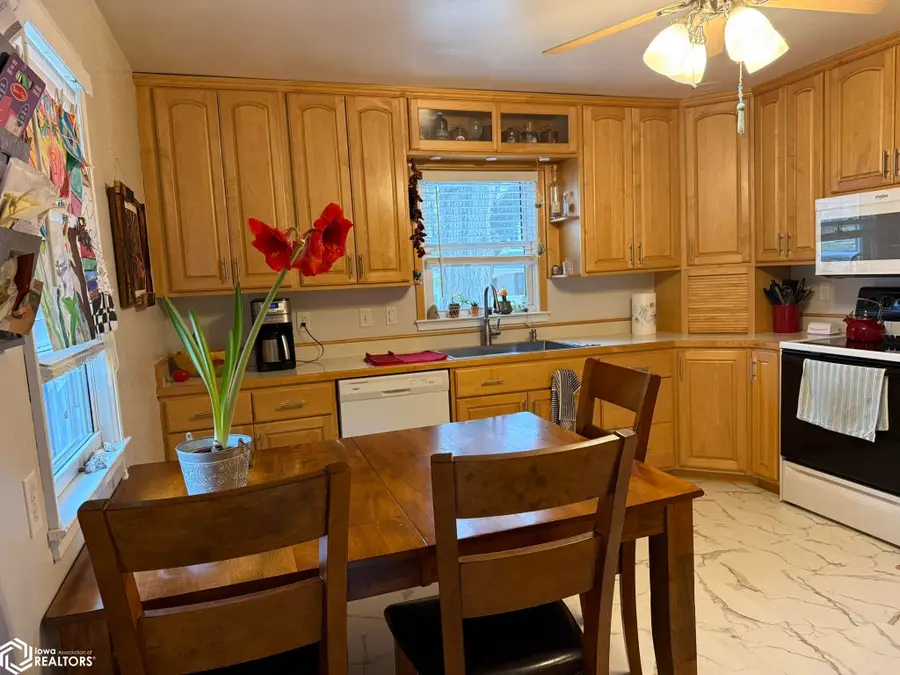 125 W Logan Street, Osceola, IA 50213 - #3