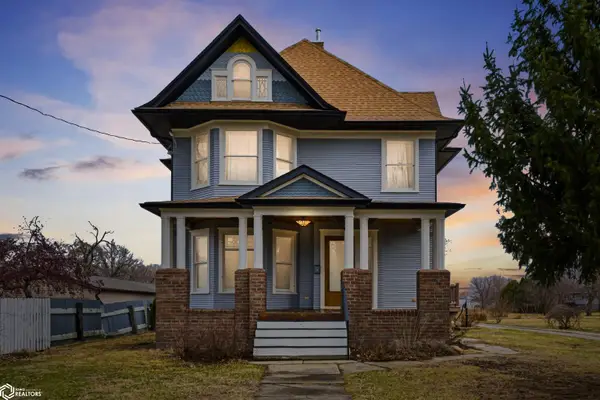 426 East Street, Grinnell, IA 50112