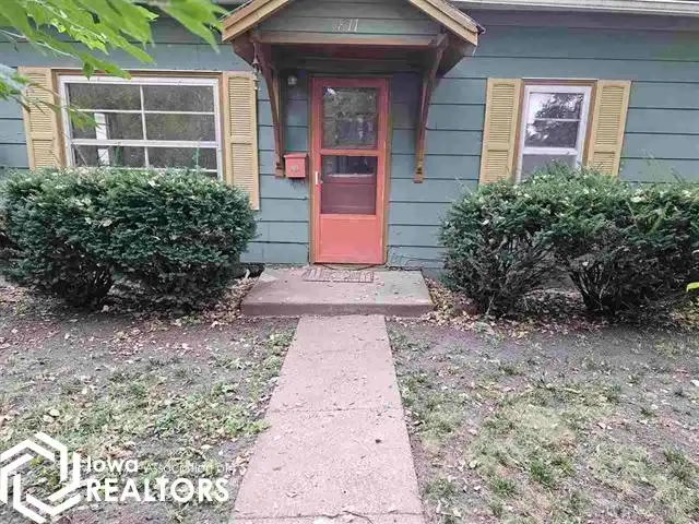 811 S 5th Street, Fairfield, IA 52556 - #1