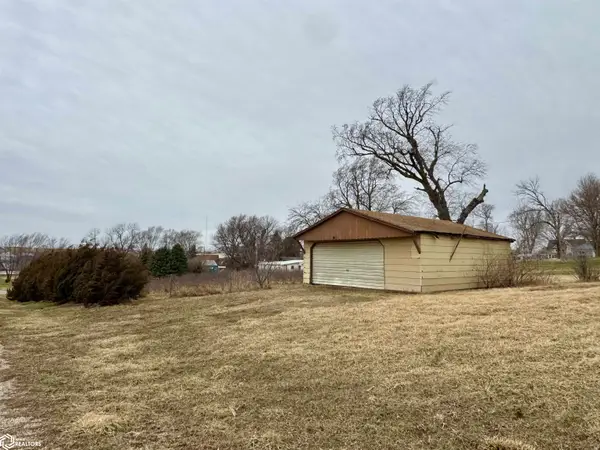 101 3rd, Gray, IA 50110