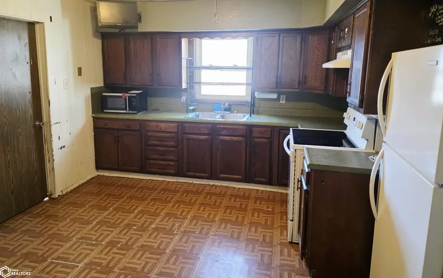 404 Worth Street, Ackley, IA 50601 - #2