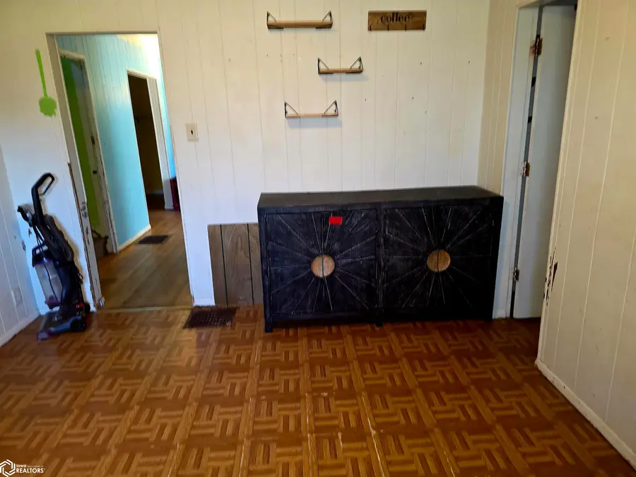 404 Worth Street, Ackley, IA 50601 - #3