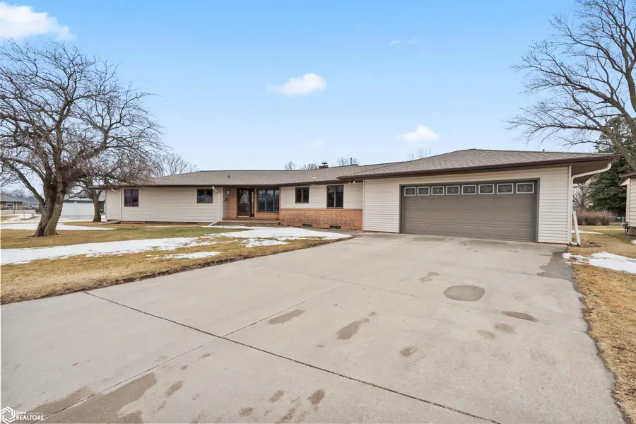 1426 H Avenue, Nevada, IA 50201 - #3