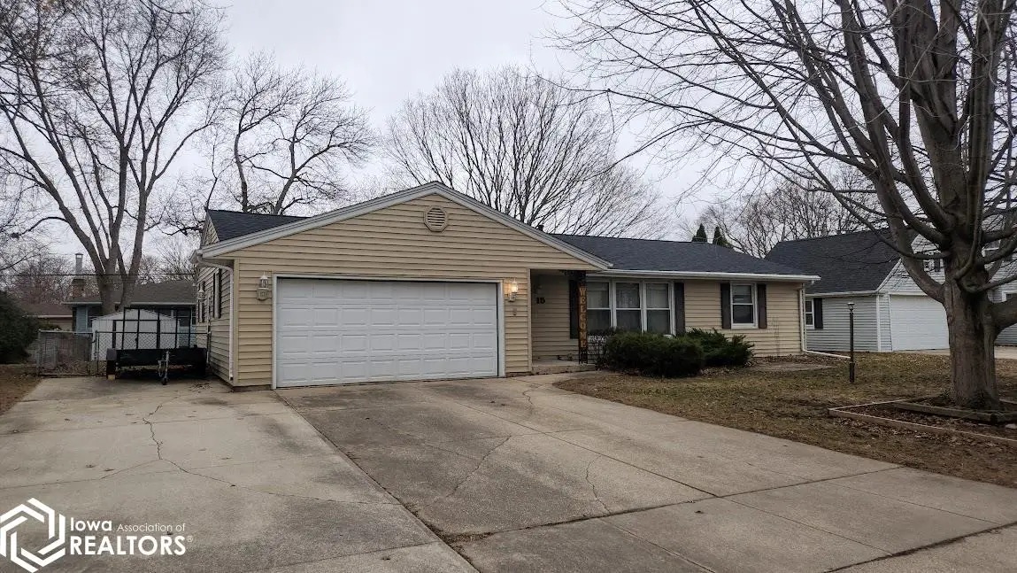 15 Lakeview Drive, Mason City, IA 50401 - #1
