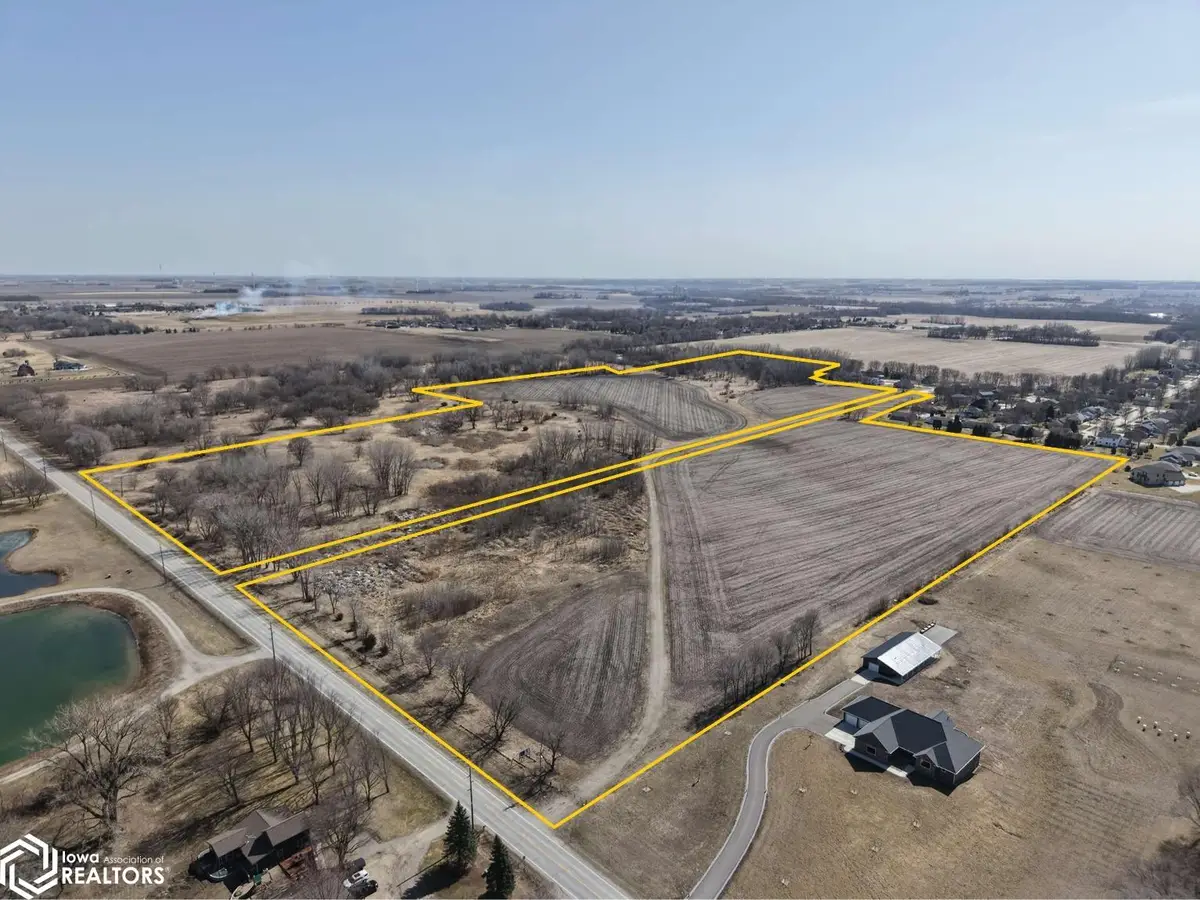 12th St. Ne, Mason City, IA 50401 - #1