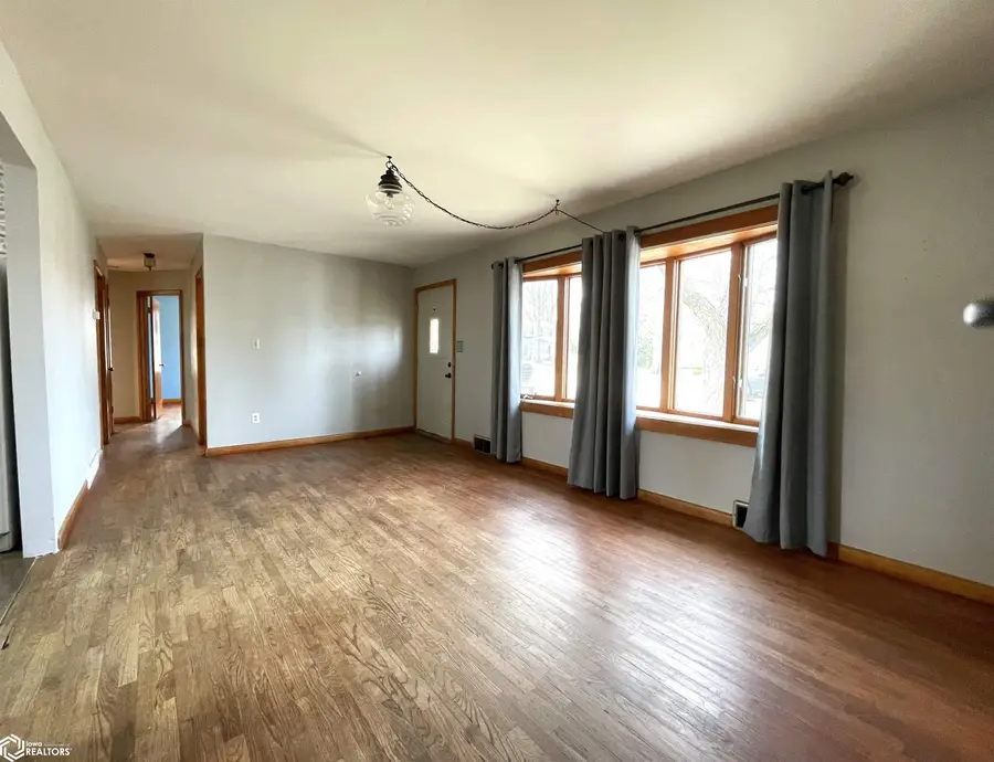 734 Morningside Dr, Burlington, IA 52601 - #3