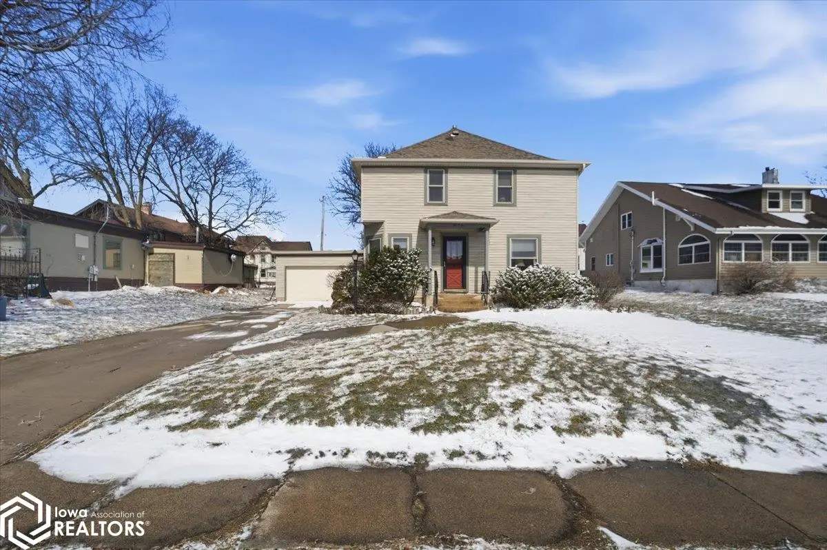 1006 11th Avenue, Eldora, IA 50627 - #1