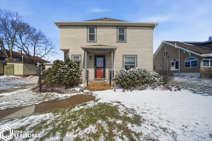 1006 11th Avenue, Eldora, IA 50627 - #2