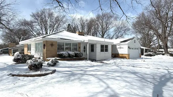 6 Willowbrook Drive, Mason City, IA 50401