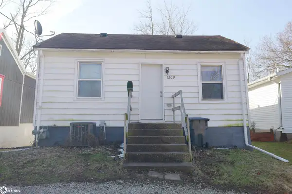 1209 Patterson Street, Burlington, IA 52601