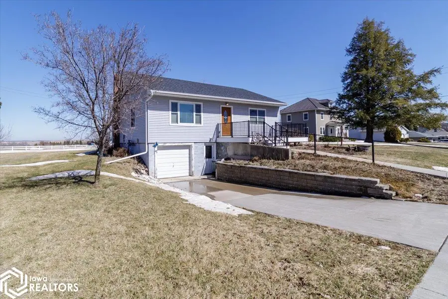 404 W Des Moines Street, Brooklyn, IA 52211 - #3