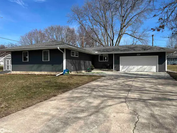 104 Montclare Ln, Belmond, IA 50421