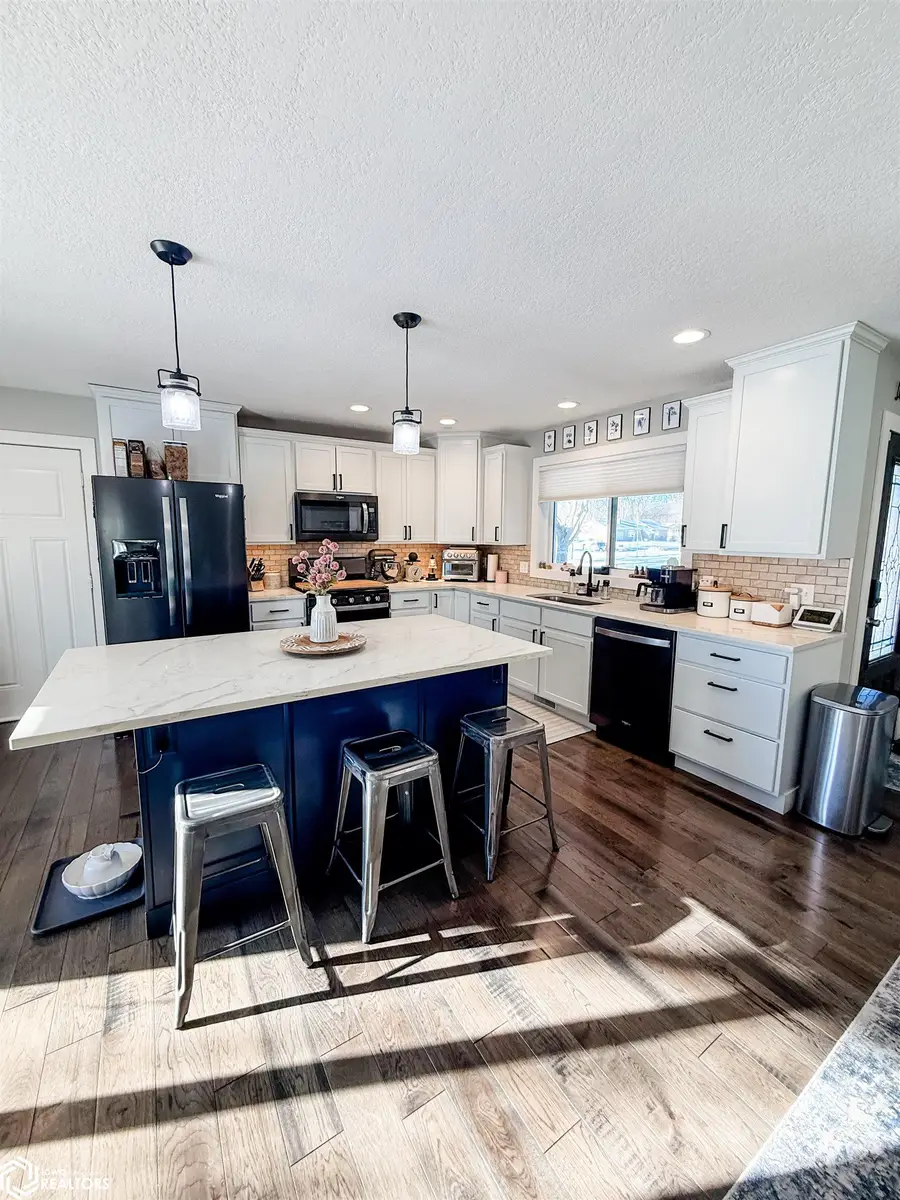 104 Montclare Ln, Belmond, IA 50421 - #3