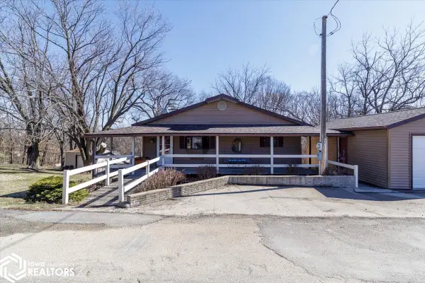 1275 Holiday Lane #1, Brooklyn, IA 52211