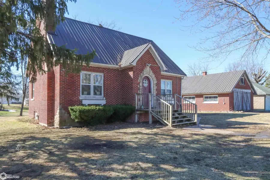 2510 Washington Street, Columbus City, IA 52737 - #3