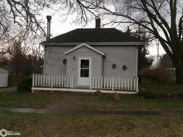 402 6th St, Gladbrook, IA 50635