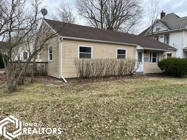 706 E Burlington Avenue, Fairfield, IA 52556 - #1